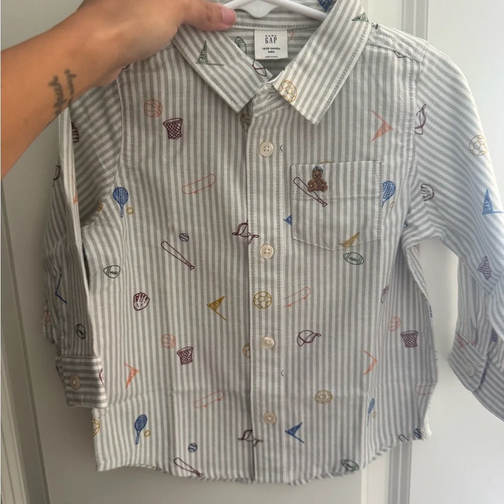 GAP Light Gray & White Stripe Button-Up with Sports Icons NWT